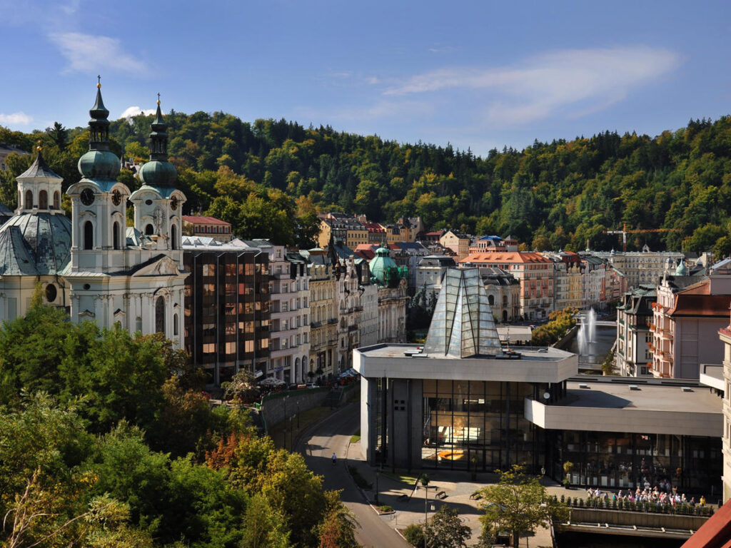 14867-karlovy-vary-vridelni-kolonada-1200x900