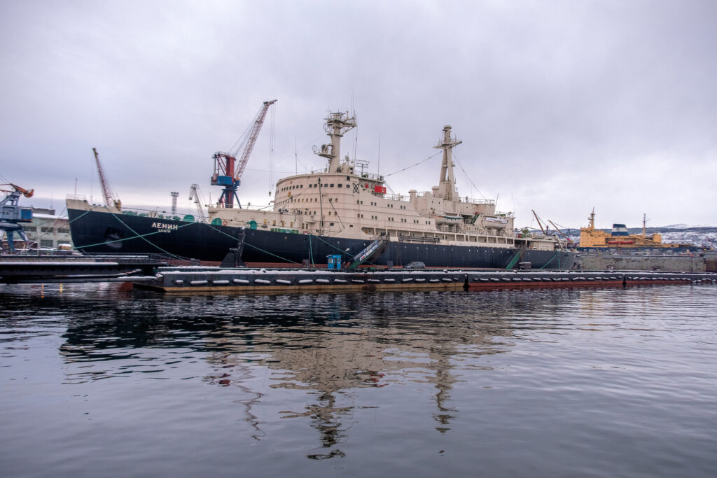 První jaderný ledoborec Lenin pokračuje ve flotile civilních jadernou energií poháněných lodí. foto Shutterstock